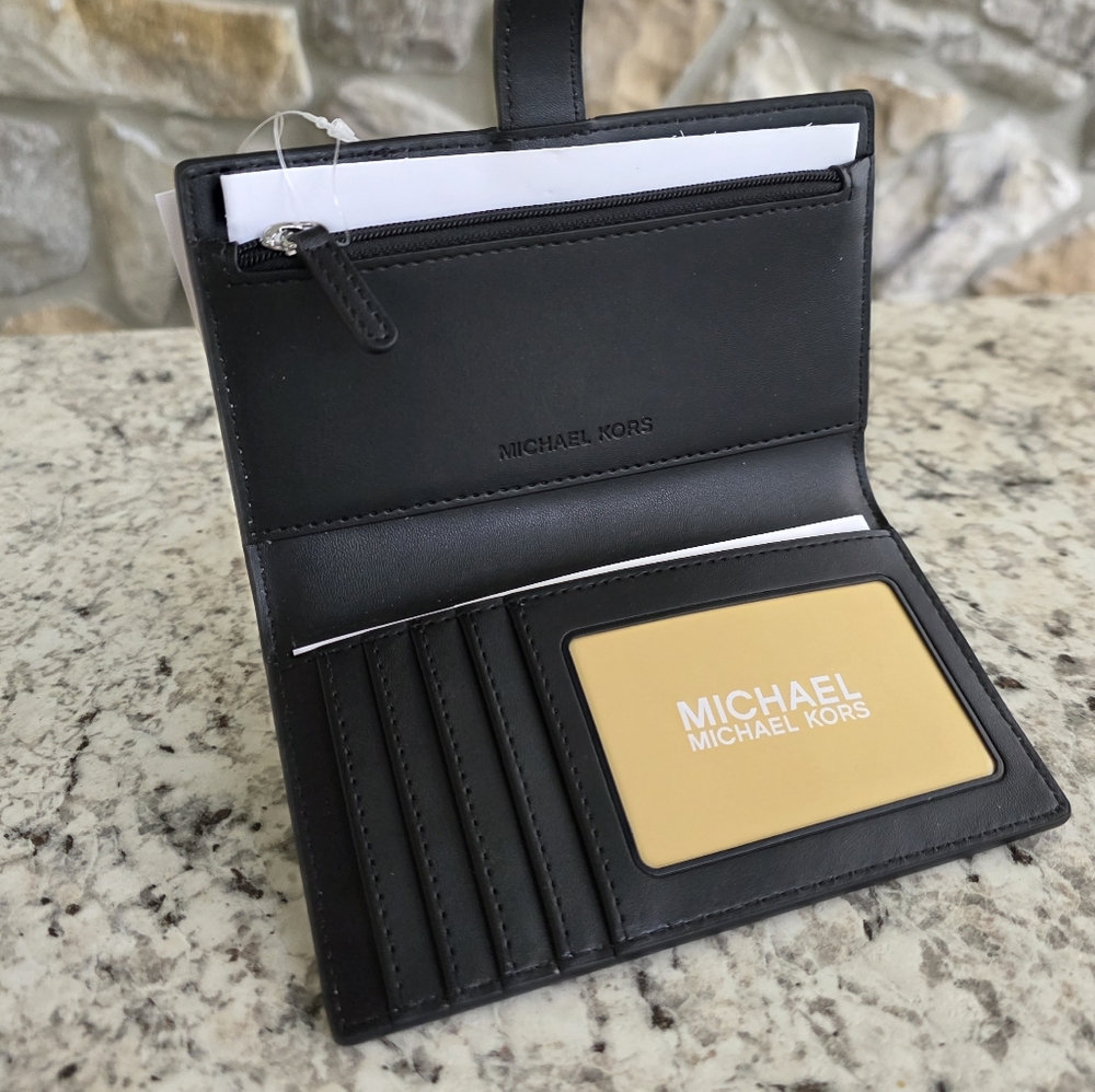 Michael Kors Greenwich Bifold Medium Wallet - Picture 3 of 6